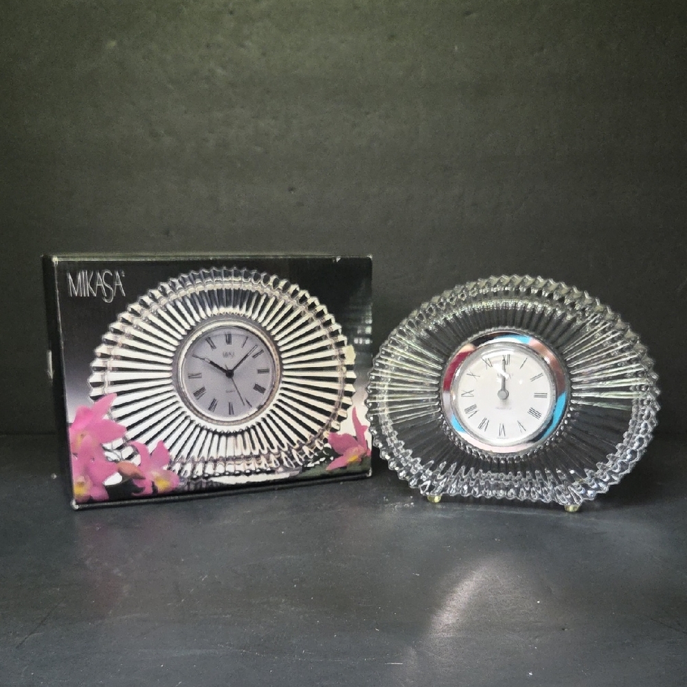 Mikasa Lead Crystal Mantel Clock-Spiral Crescent Style‎  Collectible Decor clock